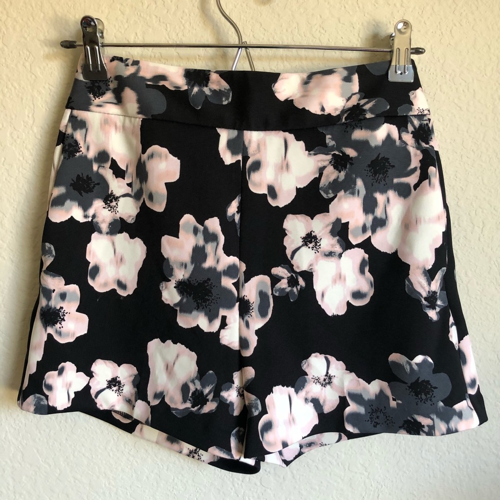 XS Express Women’s Floral Shorts